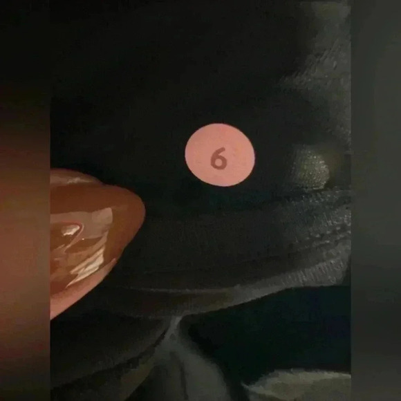 Lululemon High Rise Align Crop Pocket Sz 6 Leggings Black - Picture 7 of 7